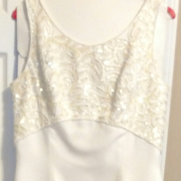 Lady Eleanor Designer Wedding Gown - Picture 4 of 6